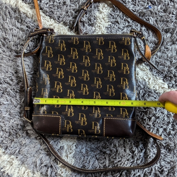 Dooney & Bourke Brown Crossbody Everyday Bag Signature DB Logo - Picture 4 of 7